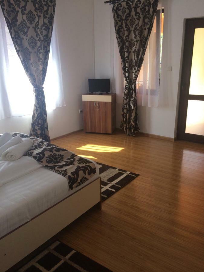 M Dey Hotell Vişeu de Sus Exteriör bild